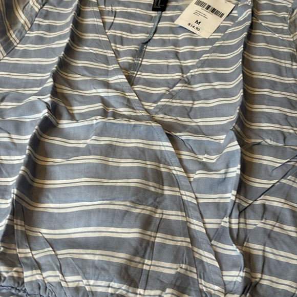 NWT Women’s Medium Jumpsuit Forever 21 Low Cut Front With Sorts Long Sleeve Blue - Picture 7 of 8